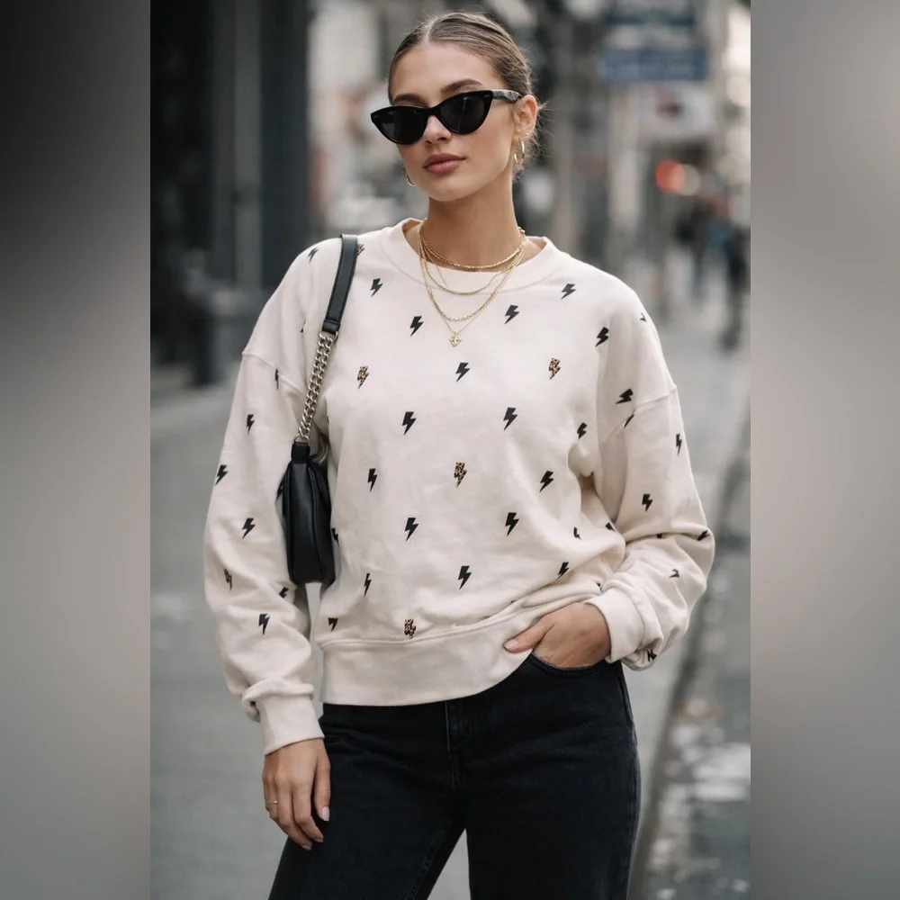 Z Supply Lightning Bolt Sweatshirt Medium White Leopard Accent Relaxed Fit - Picture 1 of 10